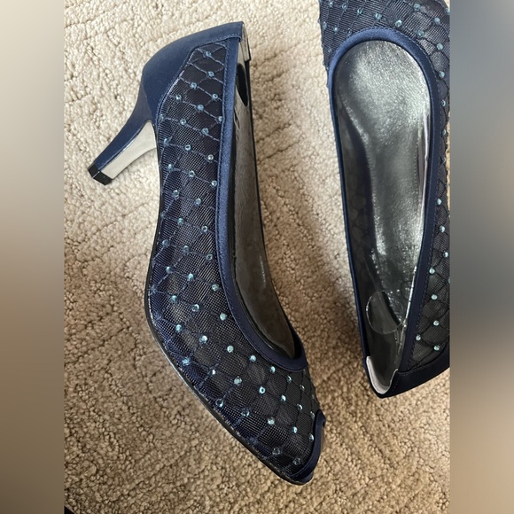 Adrianna Papell Peep Toe Heels - Picture 5 of 8